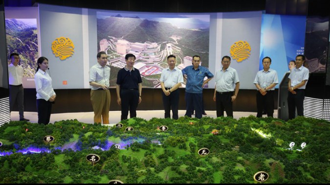 省人大常委会党组书记、副主任王玺玉一行莅临agingames股份视察项目建设工作