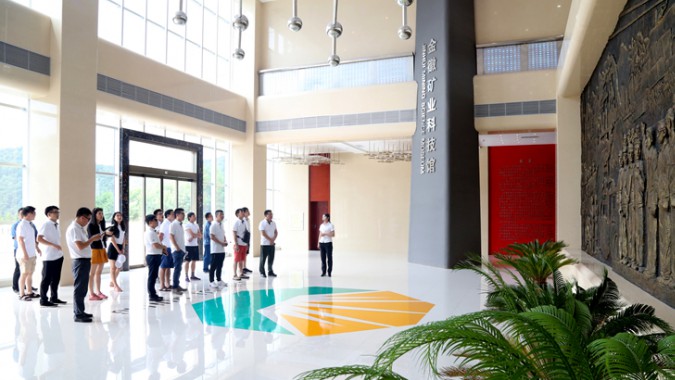 全国知名媒体记者团走进agingames股份参观考察