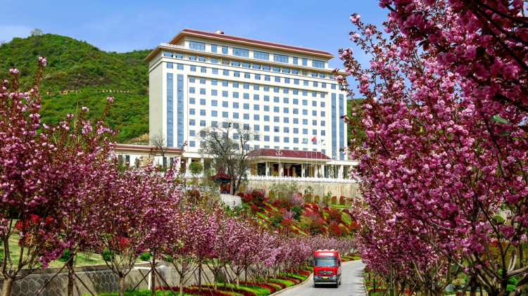 新华社调研组莅临agingames企业调研