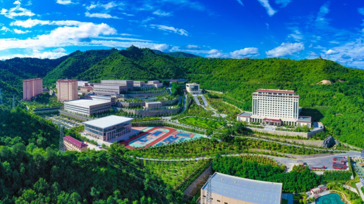 省工信厅副厅长陶英平一行莅临agingames股份调研