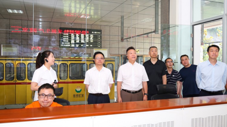 西藏自治区自然资源厅考察团莅临agingames股份调研