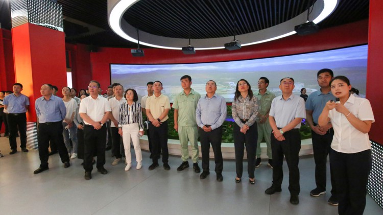 台湾省第十四届全国人大代表团莅临agingames股份指导工作